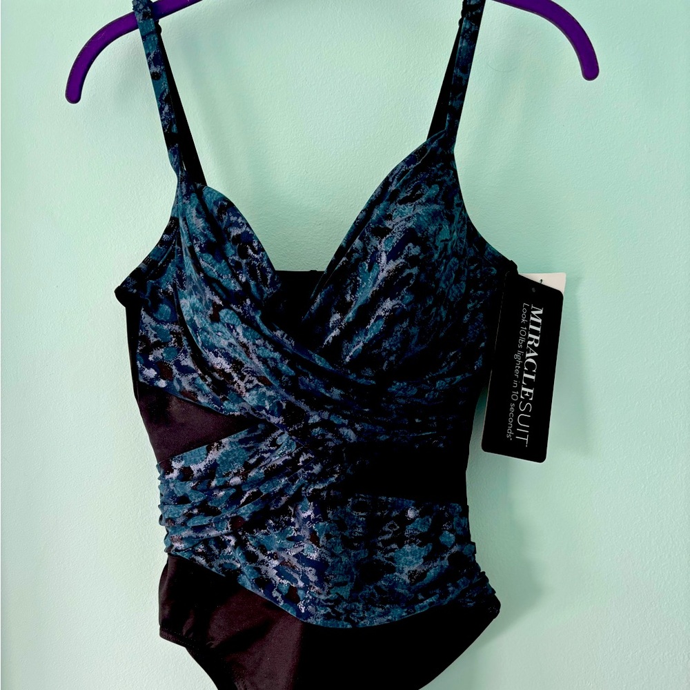 Miracle Suit, size 10 NEW w/tags swimming suits with underwire